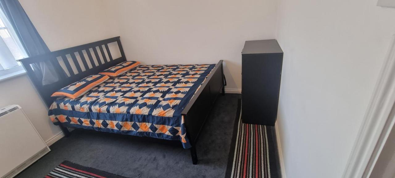 Very Nice Two Bedroom Apartment In Лондон Экстерьер фото